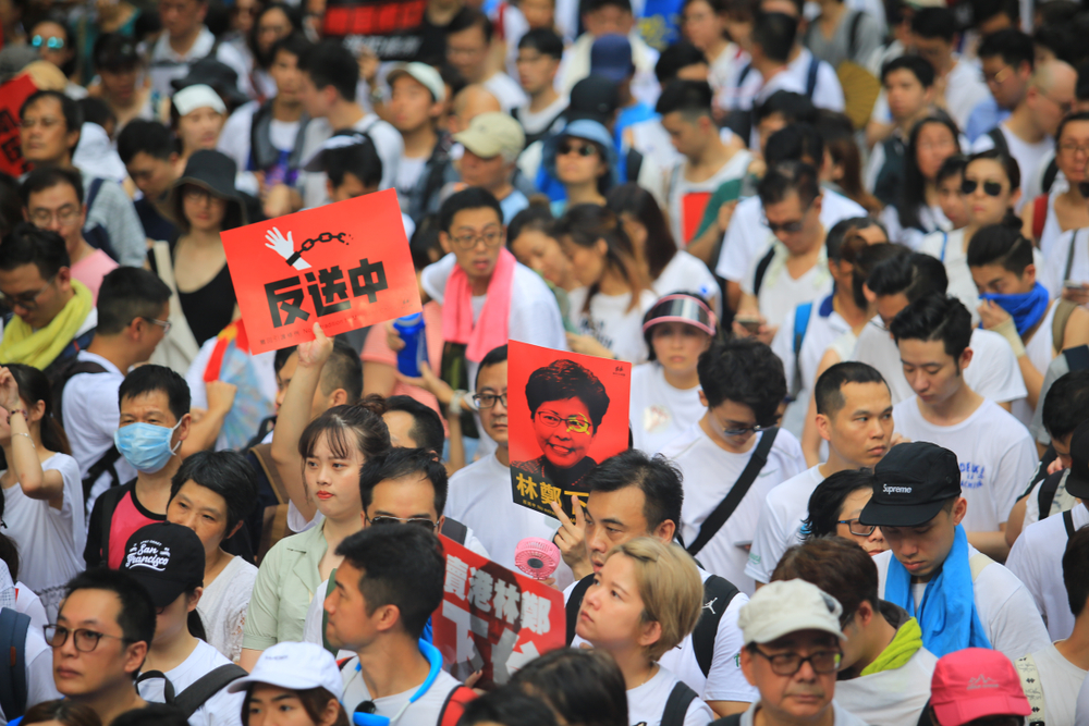 Světová média o Číně: dominoval Hongkong a jednání s USA