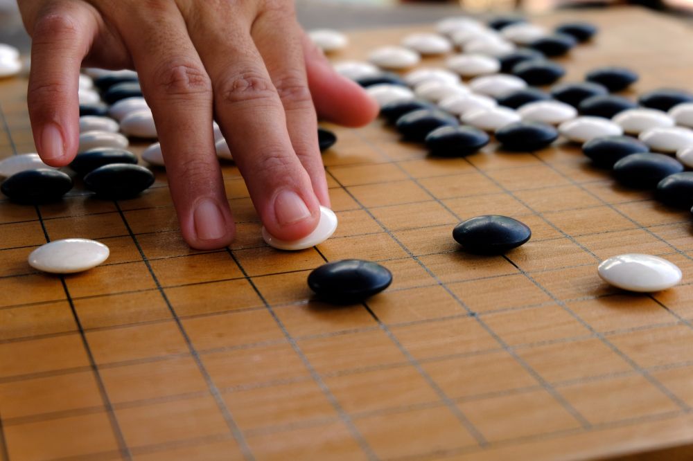 Asijské „šachy“: hra Go je elegantnější a náročnější