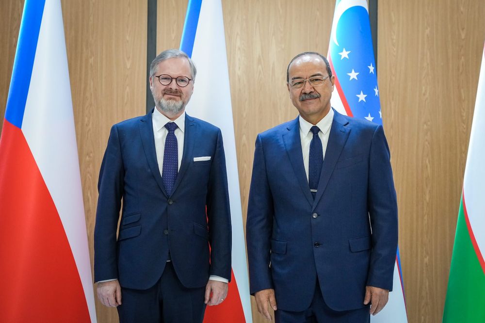 České firmy mají v Kazachstánu a Uzbekistánu velké plány, na závěr cesty po Asii je podpořil premiér