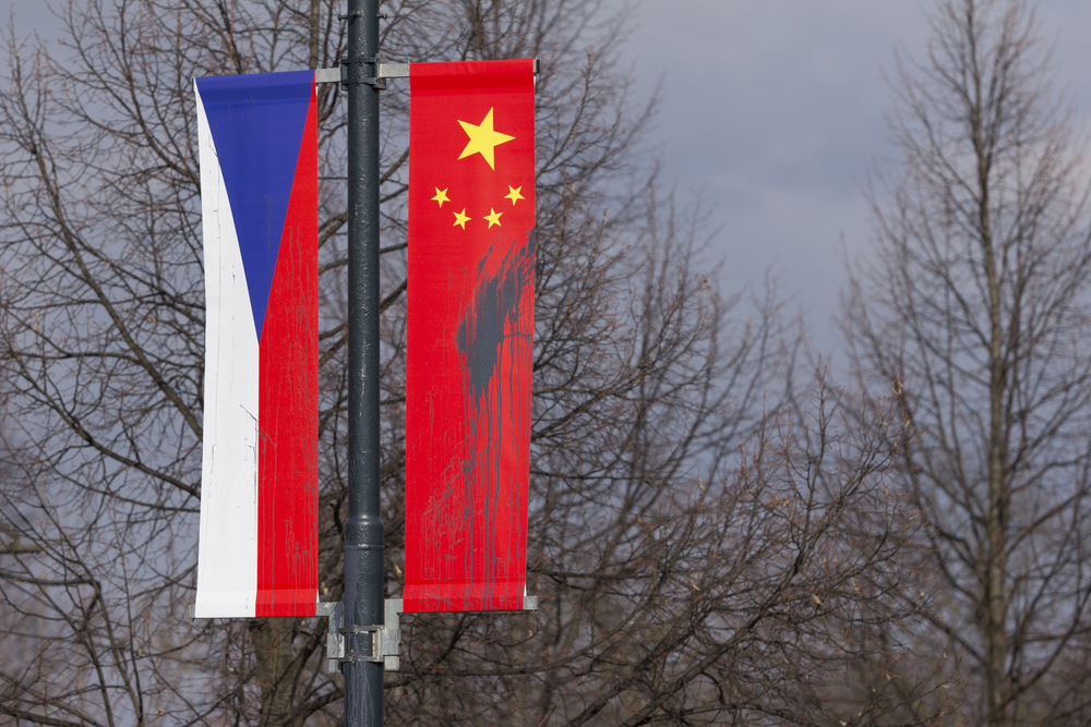 Usiluje česká vláda o narovnání vztahů s Čínou? 