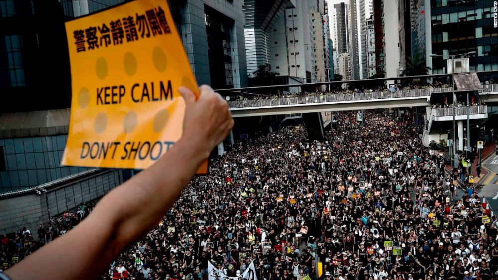 Příčiny další eskalace napětí v Hongkongu